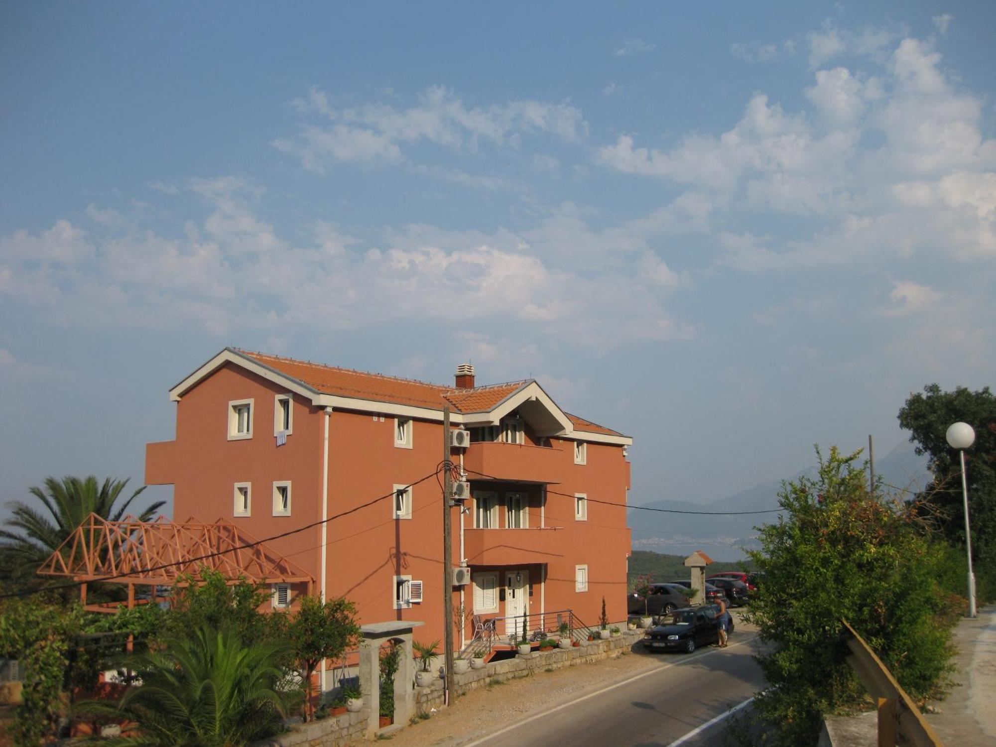 Apartments Drobni Pijesak Petrovac Exterior photo